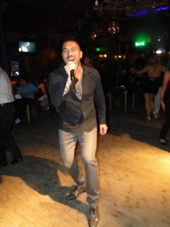 FOTOS SHOW GUSTAVO SANTILLAN EN ¨LA VENTOLA¨