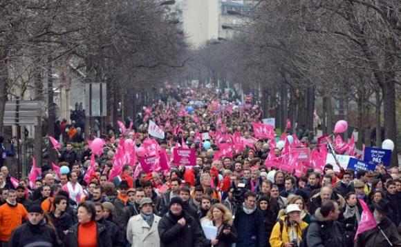 En Francia, mobilización contra los proyectos anti-familia