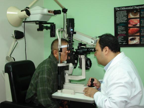 La presión arterial alta y el colesterol pueden afectar la vista