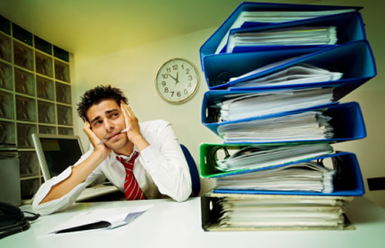 Afirman que trabajar más de 60 horas semanales es la principal causa de problemas mentales 