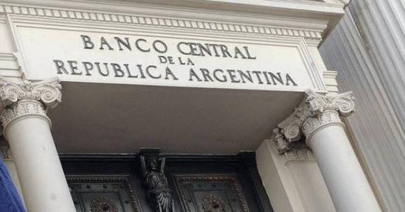 El Gobierno permitió la mayor devaluación del peso en 12 años