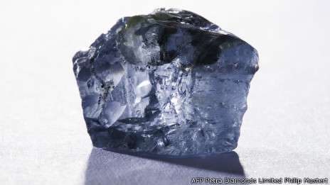 El extraño y valioso diamante azul encontrado en Sudáfrica