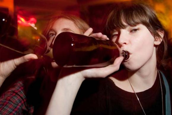 Los peligros del exceso de alcohol entre los jóvenes