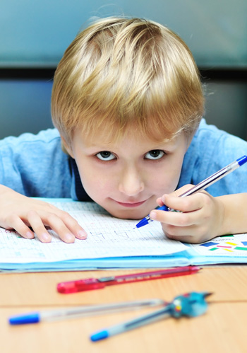 Como deben manejarse los niños zurdos en la escuela 