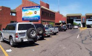 Crece el número de uruguayos que cruza la frontera para comprar en Argentina