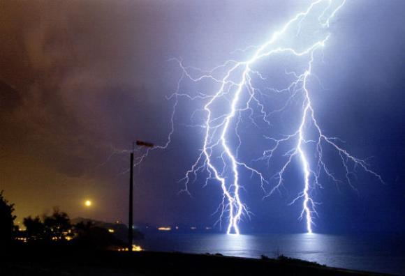 ¿Cómo se forma un rayo?