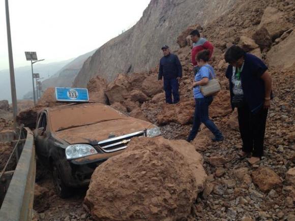 Doble terremoto en Chile de 6,3 y 7,6 grados desata tsunami menor en Iquique