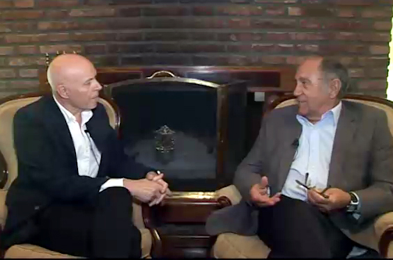 El Dr. Sumay y el Ing. Hoyos en el programa ¨Hablando con los que saben¨