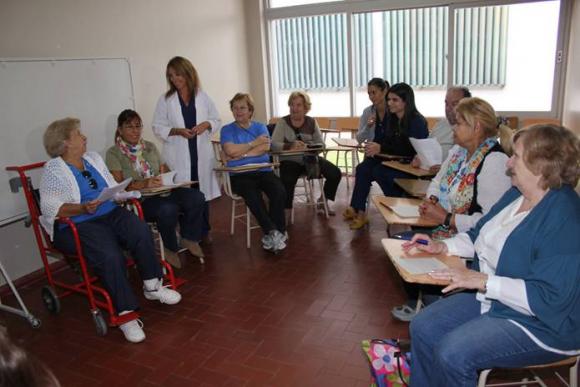 San Isidro: Taller de contención de pacientes obesos 