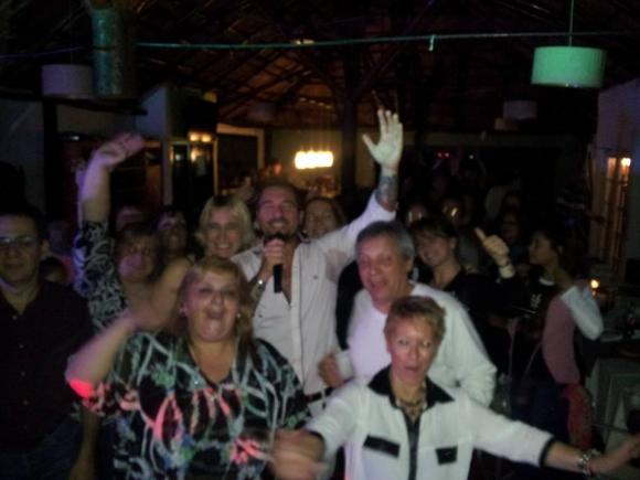 FOTOS SHOW GUSTAVO SANTILLAN EN¨MOMBAY¨