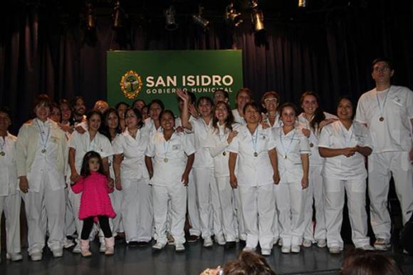 Egresó nueva camada de la escuela municipal de enfermería de San Isidro