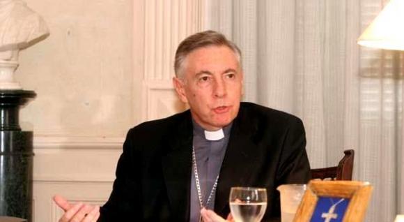 Mons. Aguer calificó de “abominable” el atentado contra los signos religiosos