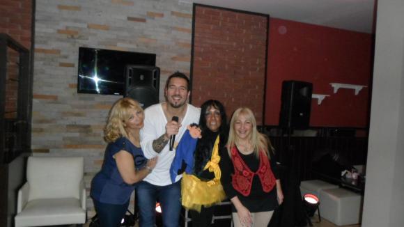 FOTOS SHOW GUSTAVO SANTILLAN EN ¨OASIS¨