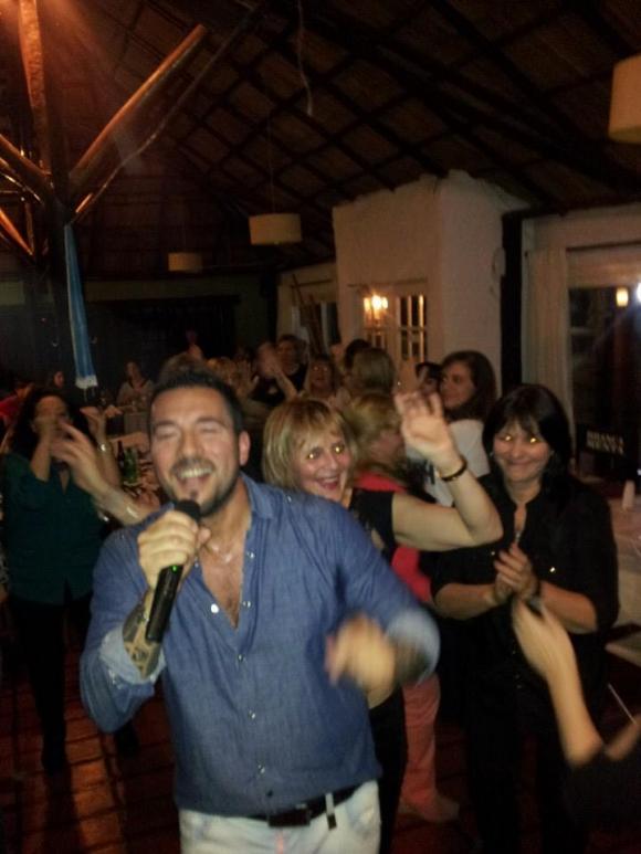 FOTOS SHOW GUSTAVO SANTILLAN EN ¨MOMBAY¨