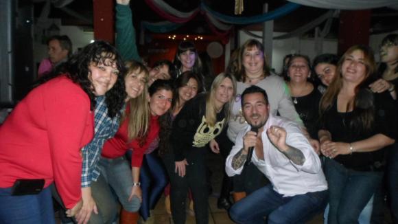 FOTOS¨DIA DEL AMIGO¨SHOW GUSTAVO SANTILLAN EN¨SALON SETIEMBRE¨