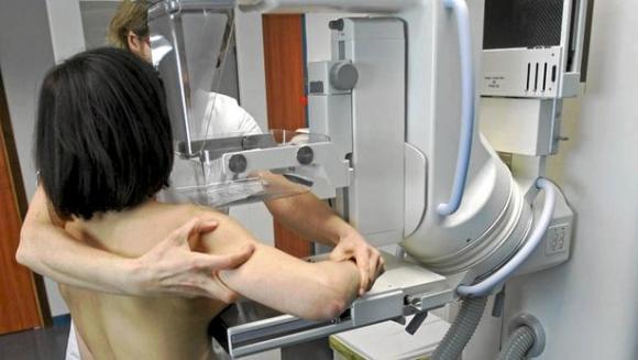 San Isidro: Concientizan sobre el cáncer de mama