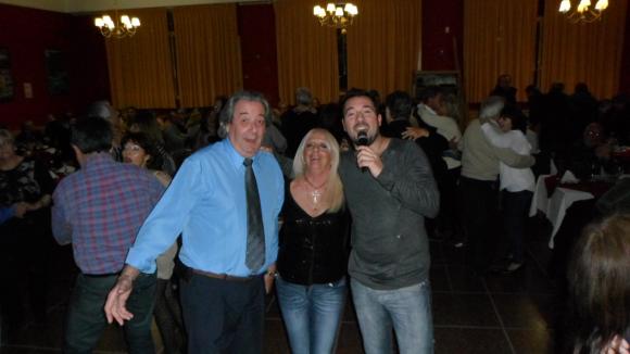 FOTOS SHOW GUSTAVO SANTILLAN EN¨CENTRO GALICIA¨