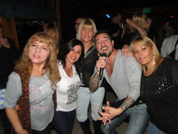 FOTOS SHOW GUSTAVO SANTILLAN EN¨LA VENTOLA¨