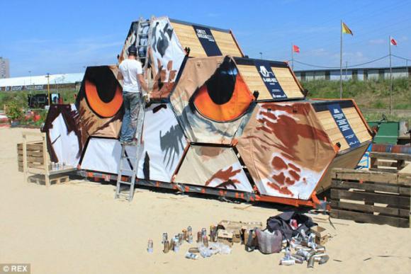 Siéntete como una abeja y duerme en la colmena