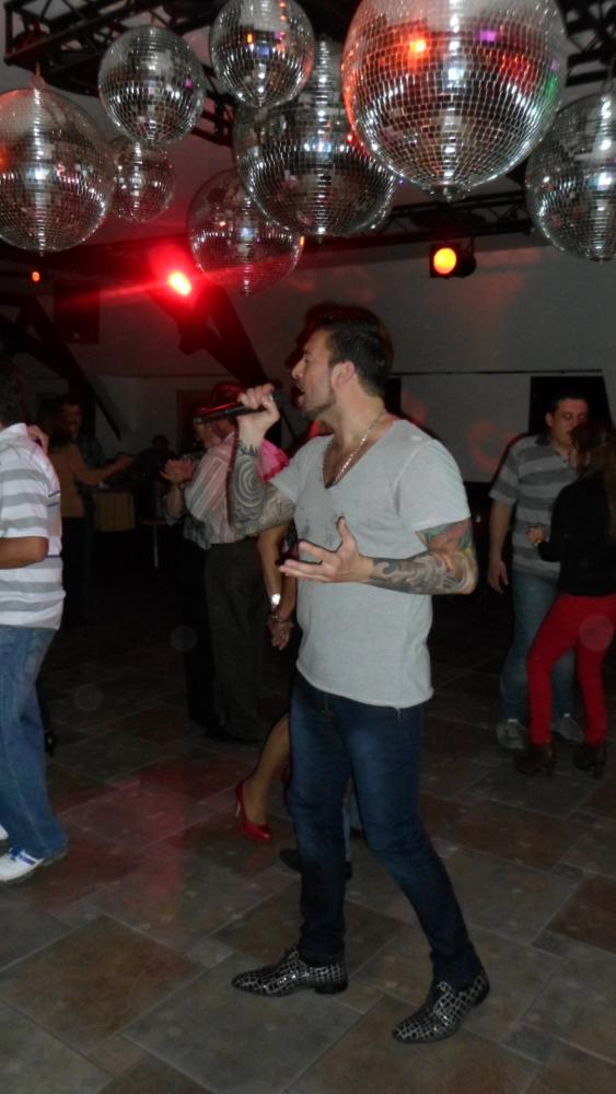 FOTOS SHOW GUSTAVO SANTILLAN EN ¨DIE ENGEL¨