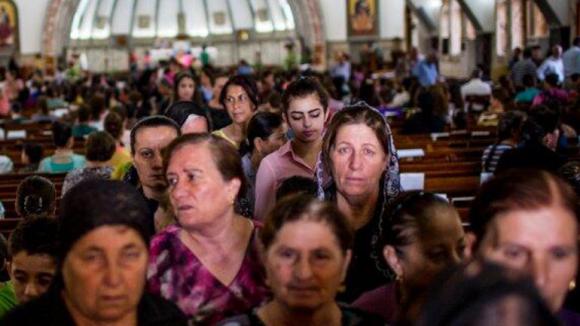 Irak: militantes de Estado Islámico toman ciudad cristiana