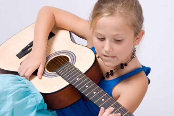 La educación musical mejora la función cerebral auditiva