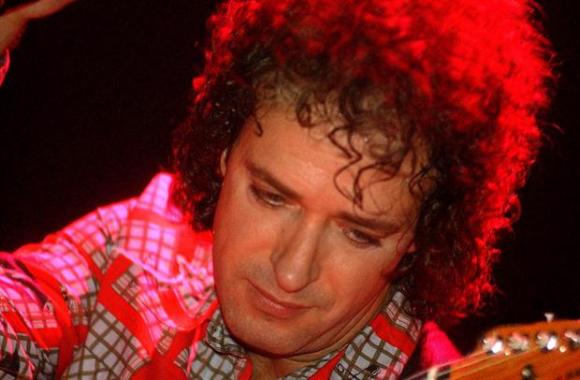 Miles de fans despidieron los restos de Gustavo Cerati en la Legislatura porteña