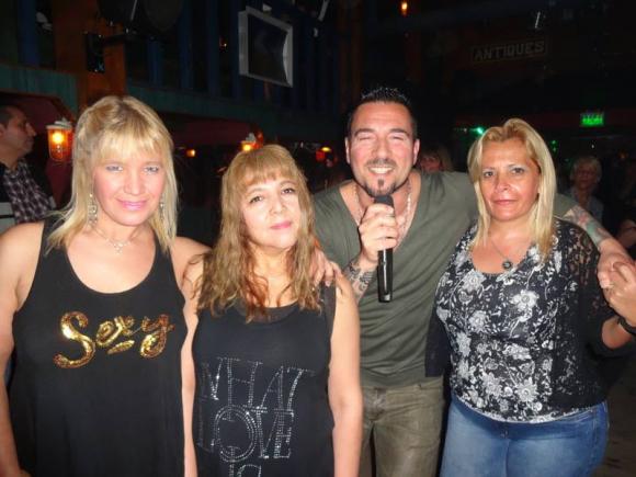 FOTOS SHOW GUSTAVO SANTILLAN EN ¨LA VENTOLA¨