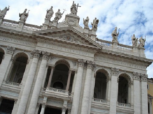 09 de noviembre. Dedicación de la Basílica de San Juan de Letrán | San Agripino