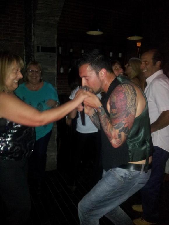 FOTOS SHOW GUSTAVO SANTILLAN EN ¨DANGELO¨