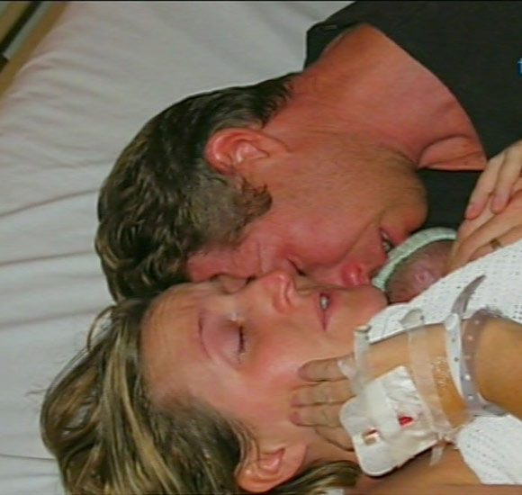 La milagrosa historia de Jamie, un recién nacido que volvió a la vida dos horas después de que los médicos lo dieran por muerto