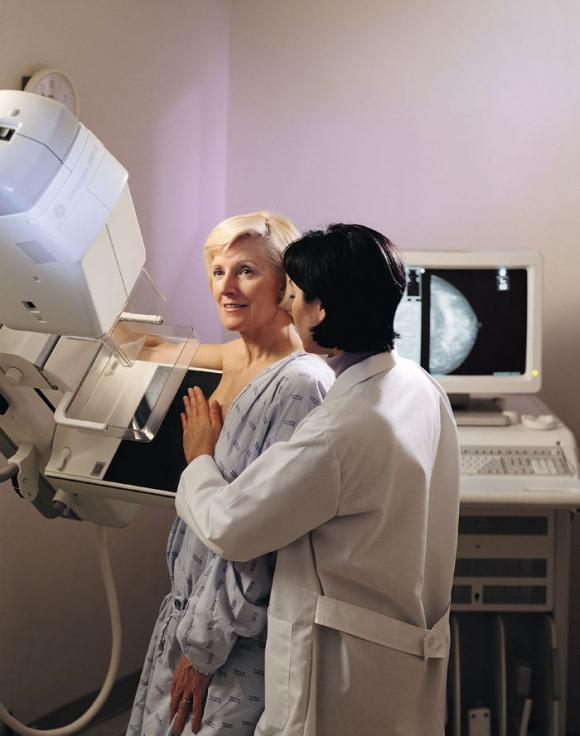 Mamografías full digital gratuitas a mujeres sin cobertura