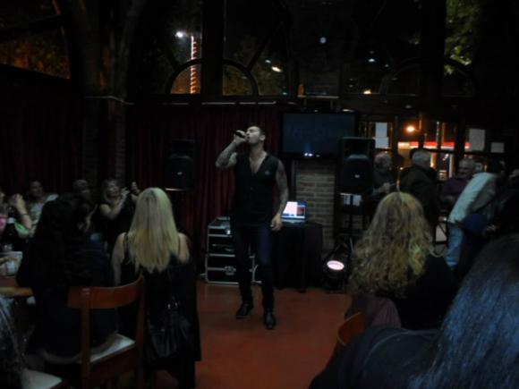 FOTOS SHOW GUSTAVO SANTILLAN EN ¨LA BARBERIA¨