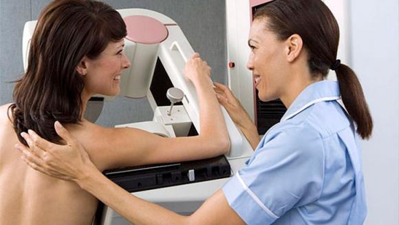 San Isidro: Recomiendan prevenir el cáncer de mama