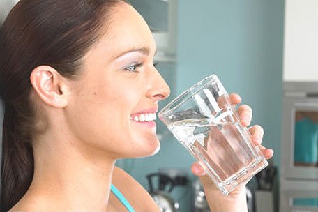 San Isidro: Explican la importancia de usar agua potable