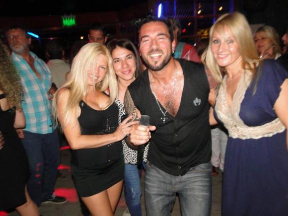 FOTOS SHOW GUSTAVO SANTILLAN EN ¨LA VENTOLA¨