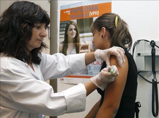 La OMS avala aplicar 2 dosis de la vacuna contra el VPH