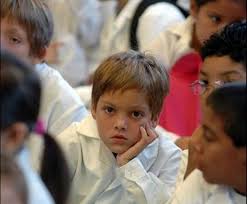 Al Arzobispo de Corrientes, ¡por la sana educación de niños y adolescentes en las escuelas!