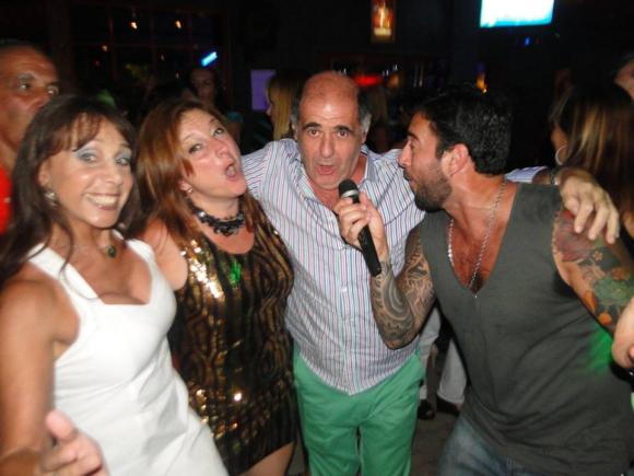 FOTOS SHOW GUSTAVO SANTILLAN EN ¨LA VENTOLA¨