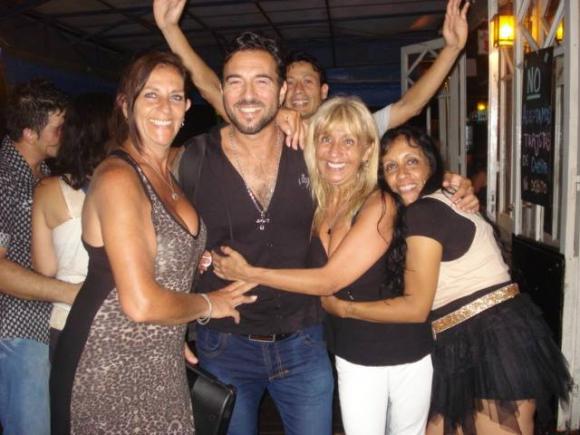 FOTOS SHOW GUSTAVO SANTILLAN EN ¨CATALEJO¨