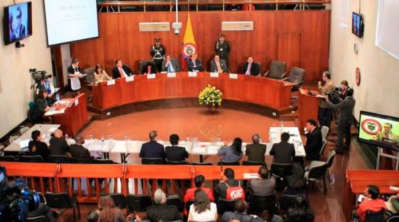 Corte Constitucional rechaza adopción ¨gay¨ en Colombia