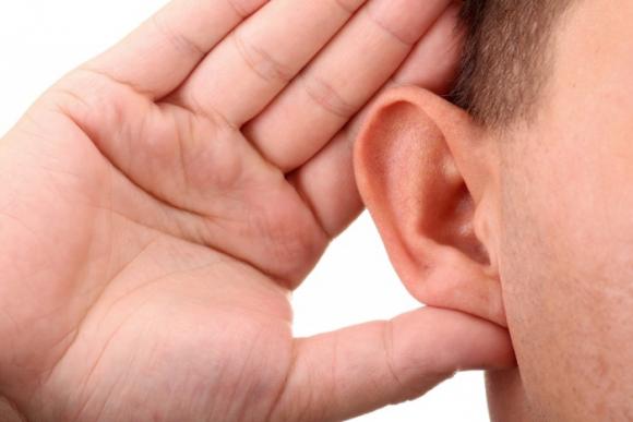 Más de mil millones de jóvenes están riesgo de perder la audición