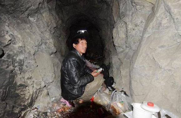 Hombre chino vivió seis meses en una cueva para ahorrar dinero