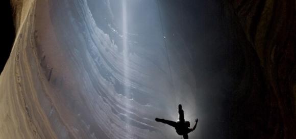 Escaladores capturan impresionantes fotografías desde el pozo más profundo de América