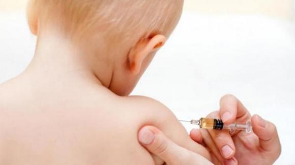 Vacuna contra meningococo en el calendario oficial