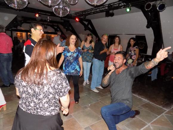 FOTOS SHOW GUSTAVO SANTILLAN EN ¨DIE ENGEL¨