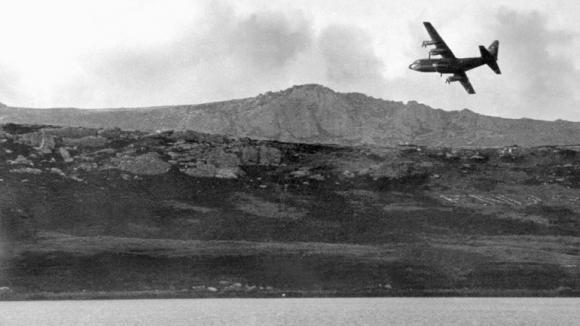 Malvinas: crónica de las agitadas gestiones diplomáticas para detener la guerra