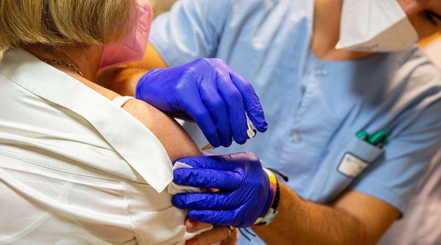 Covid-19: Autoridades provinciales alientan el refuerzo de la vacunación en invierno