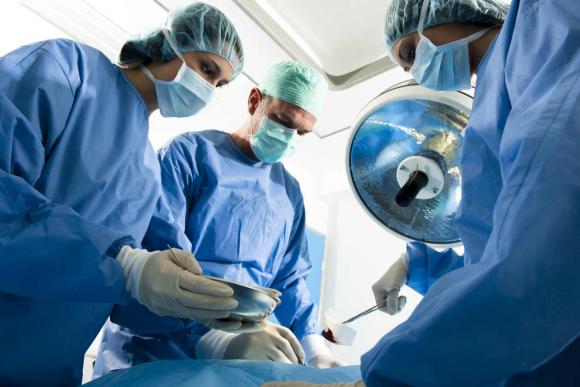 Adquieren equipo para realizar cirugías cerebrales en niños