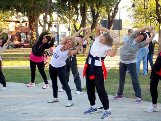 Clases gratuitas de actividad física en las plazas de San Isidro  